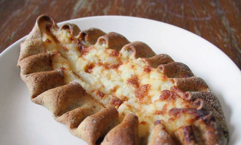 Suomalaista ruokaa - Karjalanpiirakka (Karelian Pasty)
