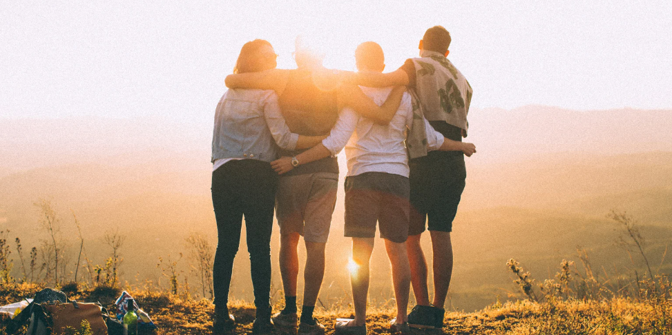 Liittyminen paikallisiin kerhoihin ja yhteisöihin