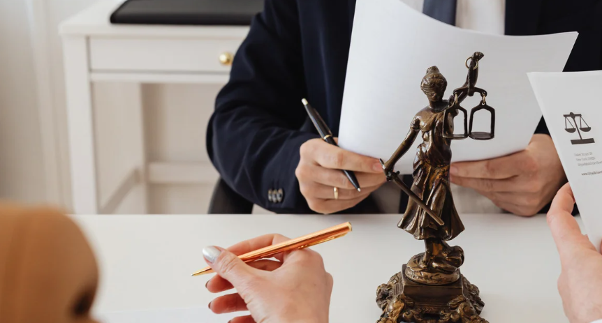 työlainsäädäntöön